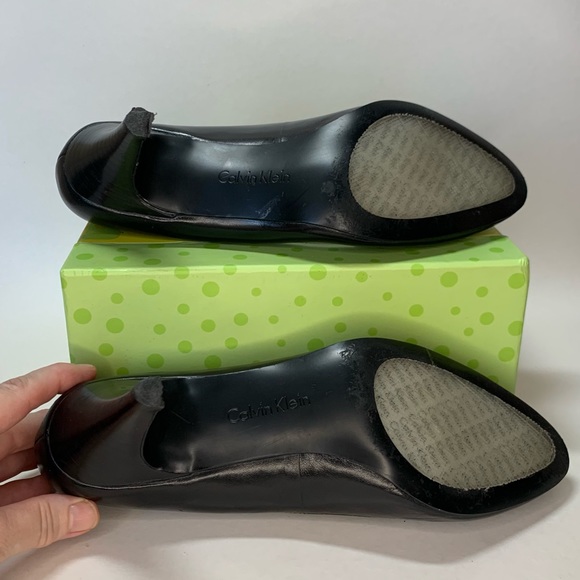 Size 9M Calvin Klein Paxter Black Leather Mid-heel Pumps, Good Used Condition - Picture 5 of 7